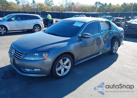 2015 Volkswagen Passat 1.8T Limited Edition z USA, uszkodzony, nr VIN 1VWAT7A31FC117040